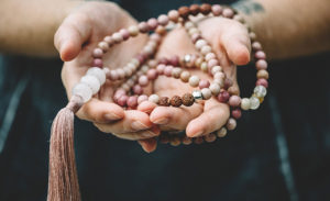 How-to-choose-Japa-Mala-(Chanting)-Beads